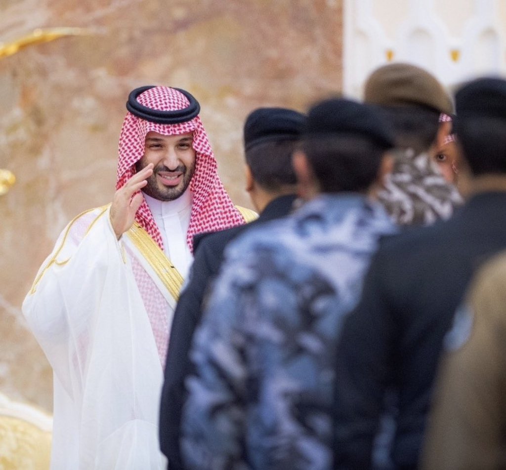 s_almjfel's tweet photo. ترا مرد الدعاوي خيـر الأوطانِ
تكـبر وتصغر وأخـو نورة معزبهـا . https://t.co/lzXA4yBNGm