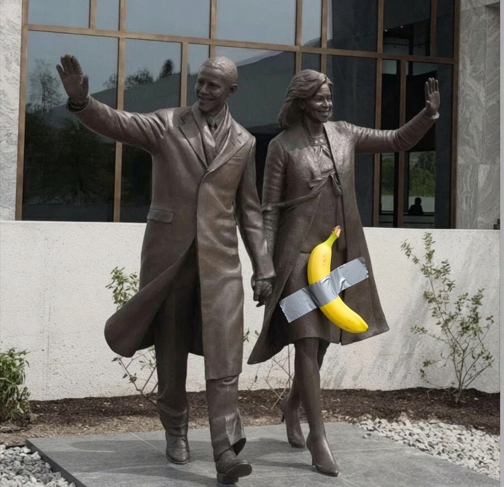 4thOfJuly2A's tweet photo. The new Barack and Michelle Obama statue 😆 https://t.co/nriNGEx2oi