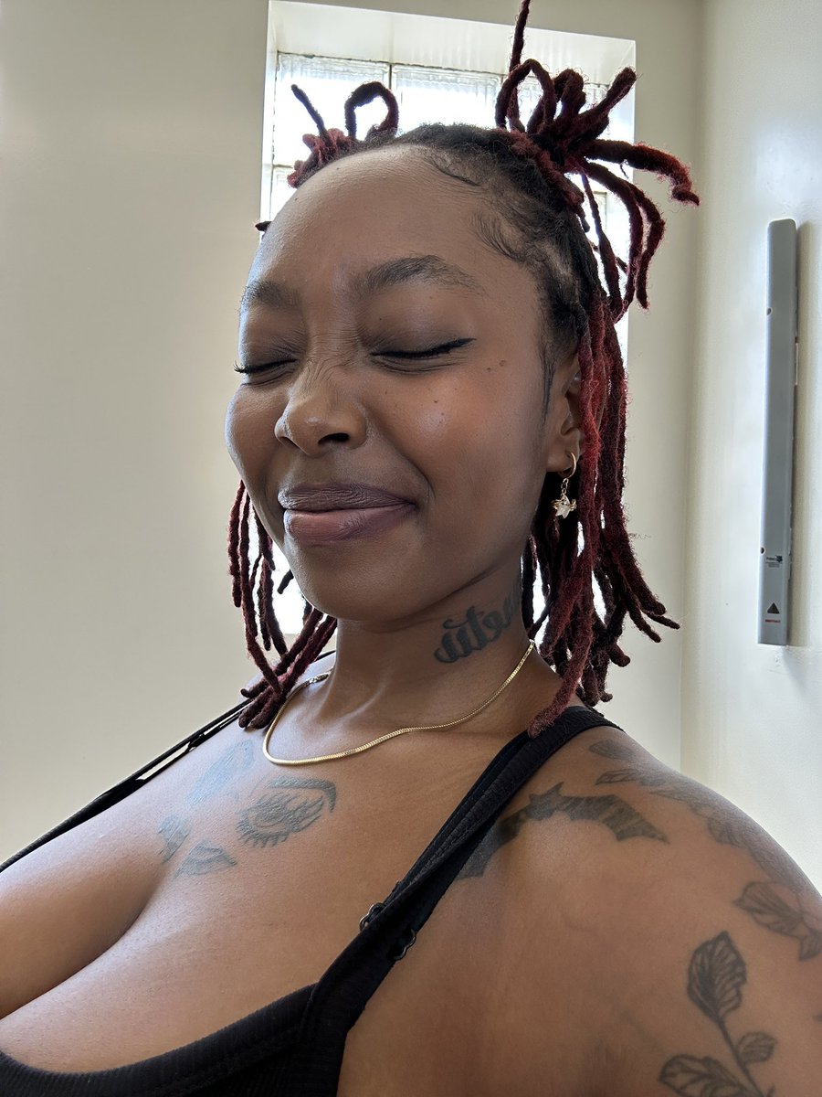 jitagwoshiku's tweet photo. Did my own retwist for the first time. Also I’m red now. https://t.co/VPMHMYCp3m