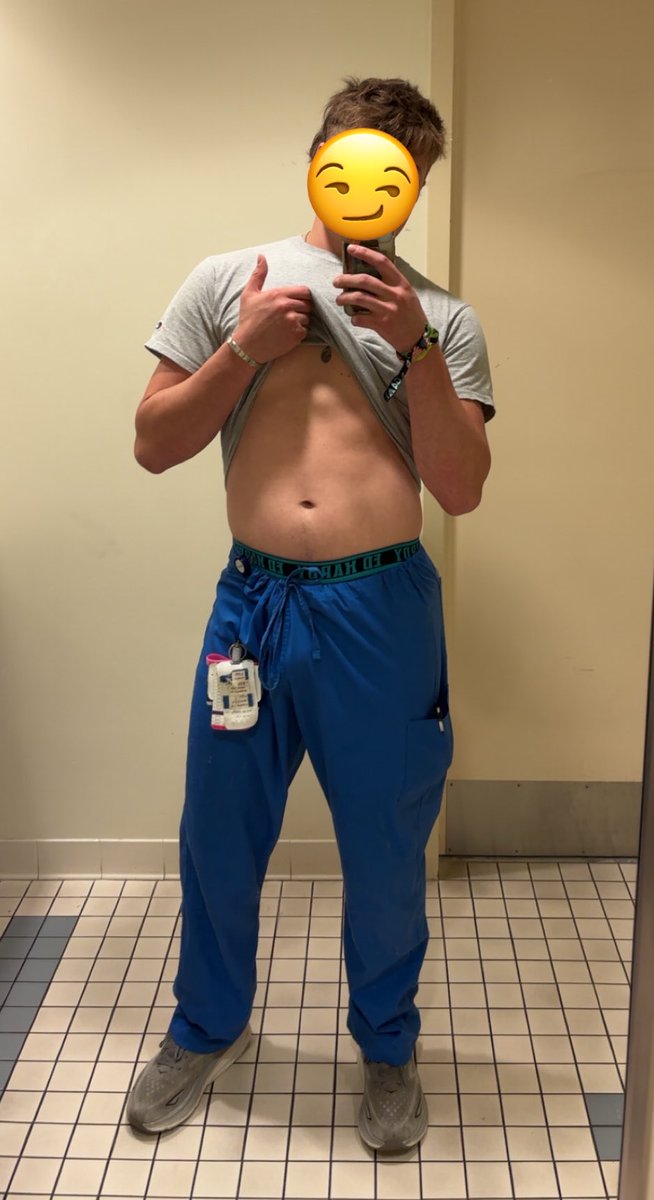 avedawgshorny's tweet photo. Just got off a 12 hour shift in the er… who wants to help me relax? https://t.co/uNOl3Wikeb