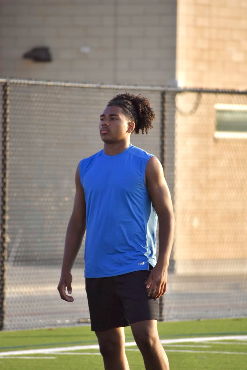 TheRealCarterU's tweet photo. First week of @PCnowisthetime with @alleneaglesfb complete 💪🏾 up 6lbs already with diet, lifting, and training 4x a week with @twftraining 😮‍💨 

69 days left in the summer. 

How will you spend your time?⏳ https://t.co/MIZb1bloHc