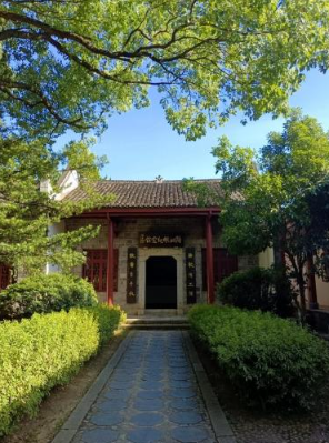 JiangLv4's tweet photo. Tao Yuanming, born in Chaisang of present-day Jiujiang, is widely regarded as the founding figure of China’s pastoral poetry tradition. After resigning and returning to Chaisang, he transformed the place into a lasting cultural symbol of freedom, nature, and pastoral living. https://t.co/JUQK1MkH4u