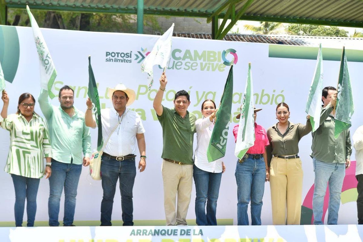 RGC_Mx's tweet photo. Ahijadxs, seguimos llevando más espacios para el deporte y la convivencia a todos los rincones de San Luis Potosí. ⚽🏀💚

Hoy arrancamos la construcción de la nueva Unidad Deportiva en Tampamolón Corona, una obra que beneficiará a miles de personas con canchas, áreas recreativas, espacios modernos y seguros para nuestras familias.

Porque cuando invertimos en el deporte, también construimos más oportunidades para nuestras niñas, niños y jóvenes. ¡Vamos con todo en la  Huasteca potosina! 🙌✨

#PotosíSinLímites #ElCambioQueSeVive #DeporteSinLimites #Tampamolon