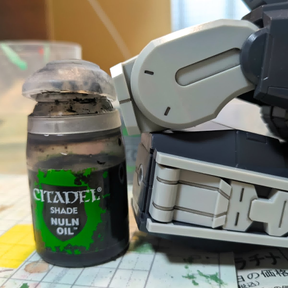 cafe_144's tweet photo. アオシマさんのダンクーガ製作進捗。
光沢クリアを吹いてから、スミ入れをスタートしました。
まずは、ABS部分のスミ入れをシタデルのNULN OILでしてみました。
写真がぶれていてすみませんが、まあまあうまくいきました。 https://t.co/NSMTew910C