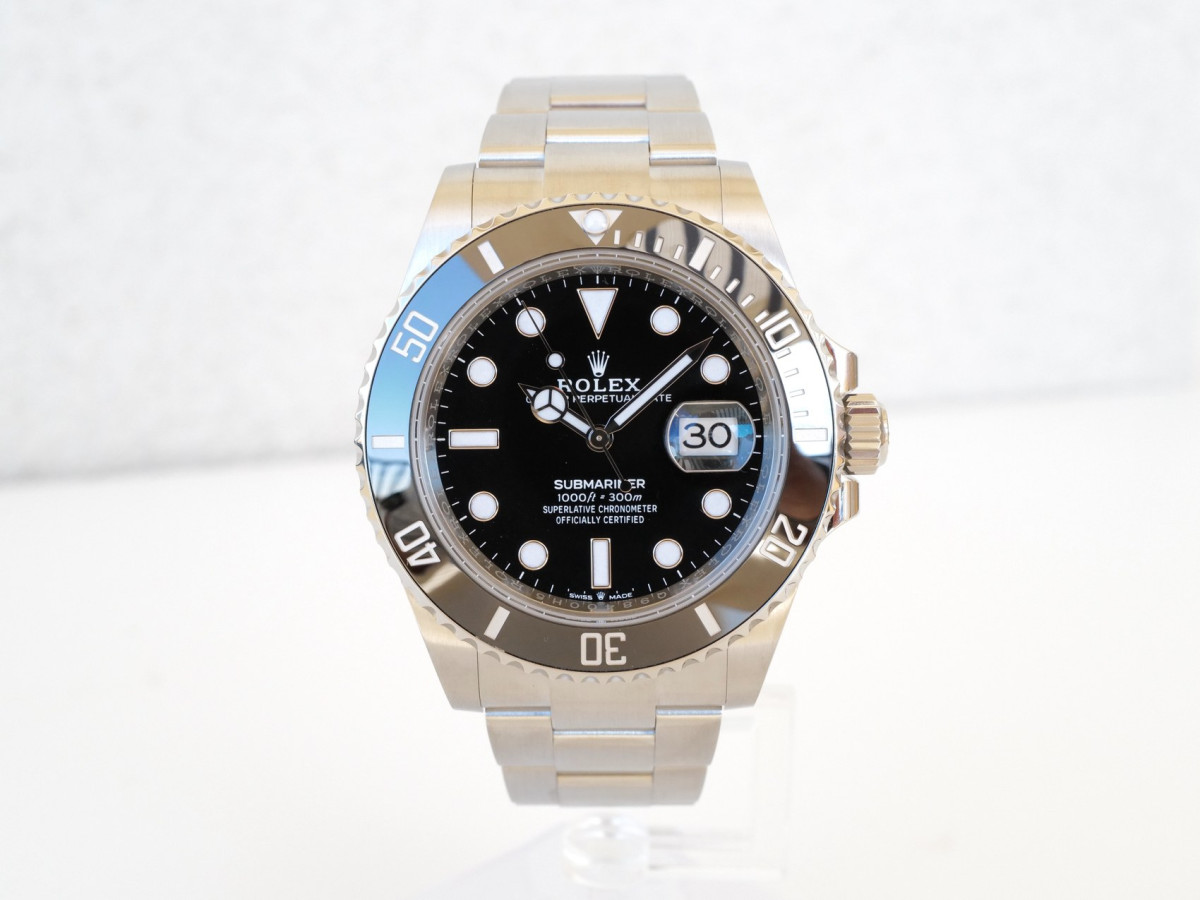 LeeKnowBrazil's tweet photo. #INFO • Além de estar todo vestido em GUCCI, o relógio que Lee Know está usando é o Rolex Submariner! 🔥

#LeeKnow #리노 #リノ@Stray_Kids 🐋

→ Cr. LKglobal_ https://t.co/k7fOEJYq8P