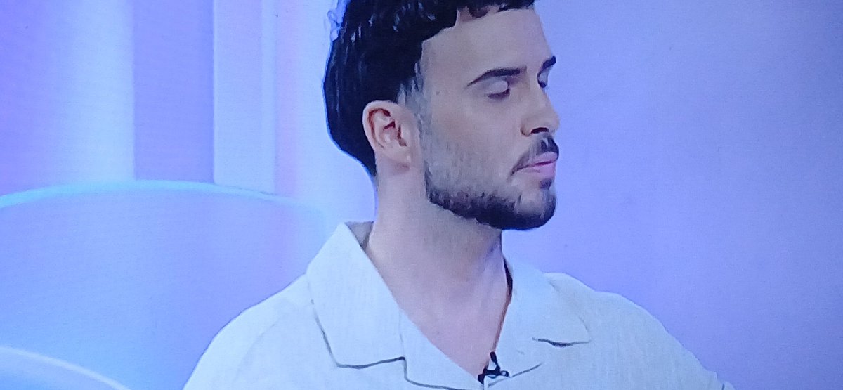 simoesmm76's tweet photo. #sstvi 

Continuem. Força aí. 
Só estão a dar de bandeja o prémio ao PedroJ! Burros todos os dias. . . 🙈🙈 https://t.co/pezmrMuhfs