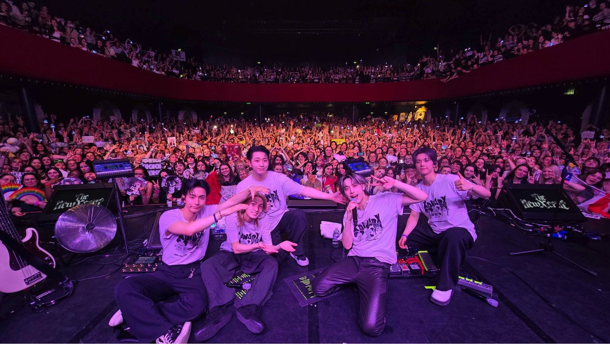 gaonfansite's tweet photo. xdinary heroes be like, “we got your spot here junhan!! come back soon we missed youu!!” 🥺🤍 MY 6 XDINARY HEROES FOREVER 💖 https://t.co/Jlm0TADg0K