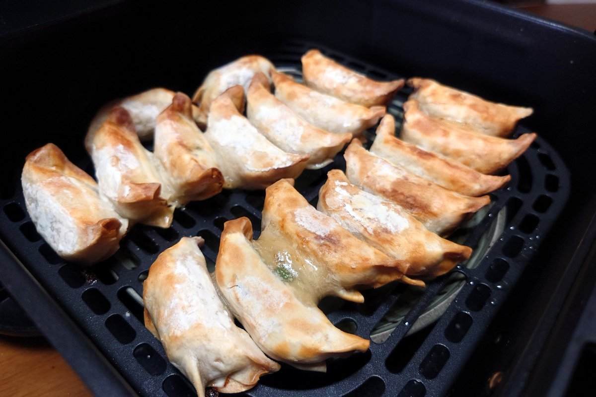 daimaou2001's tweet photo. 5/17(日)朝昼
家でテツノイタ餃子を揚げ餃子チックにして食べてスタミナ万全
大阪MUSEのすーぱーぷーばぁー!!60分ワンマンライブに向けて出発
#ddrd https://t.co/0qpH5u4euT