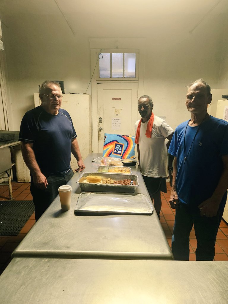 AnglicanUnion's tweet photo. The #corporalworksofmercy are a foundational charism to life @AnglicanUnion . This month saw gifts of food to the Redeemer Food Pantry, meals to Good Samaritan Inn &amp; mother &amp; baby gifts to a local pro life pregnancy center. Thx to our deacons for leading these ministries. https://t.co/9wCHf5VuAB