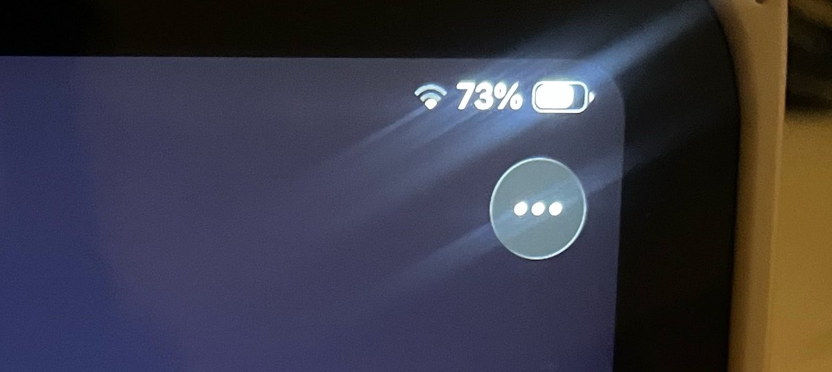everIastingdoom's tweet photo. I just wanna watch my show in bed man وربي ببكي https://t.co/gQpTexrOd3