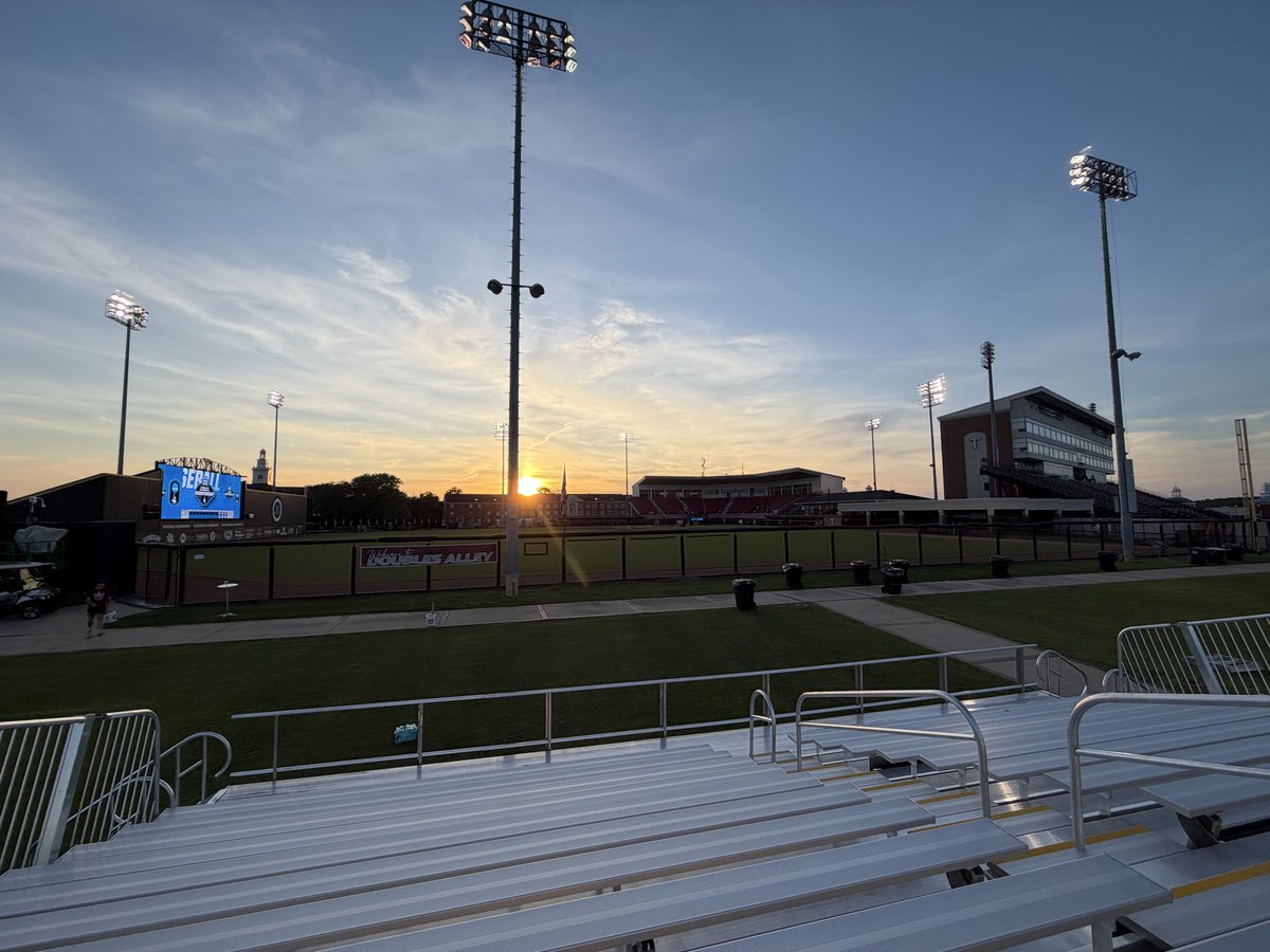 TroyAthletics's tweet photo. 𝗔𝗟𝗘𝗫𝗔…. 𝗣𝗟𝗔𝗬 𝗩𝗜𝗘𝗪𝗦🎶

#OneTROY⚔️⚾️ https://t.co/0GfMm4BLd3