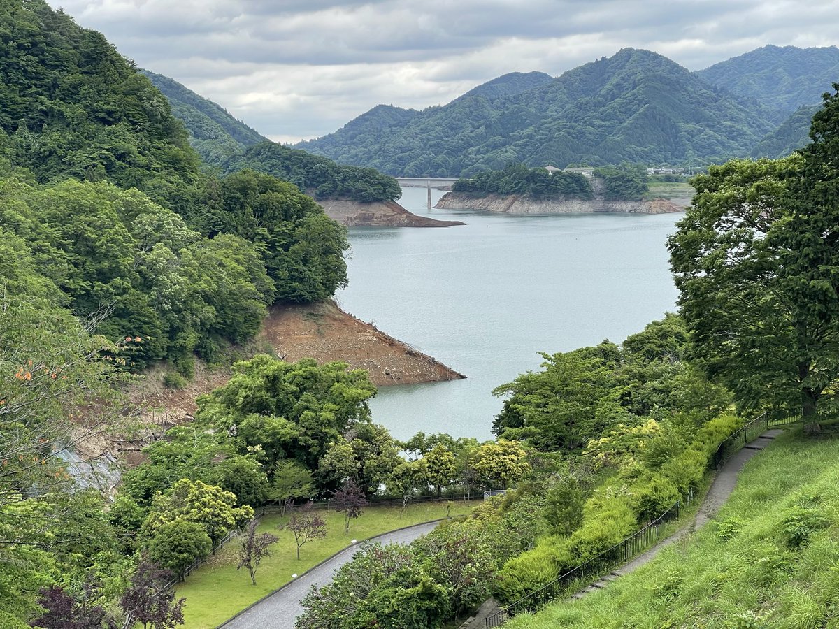 zenbenelli's tweet photo. あまり水増えてませんね。
宮ヶ瀬湖。 https://t.co/MzyINtQ9He