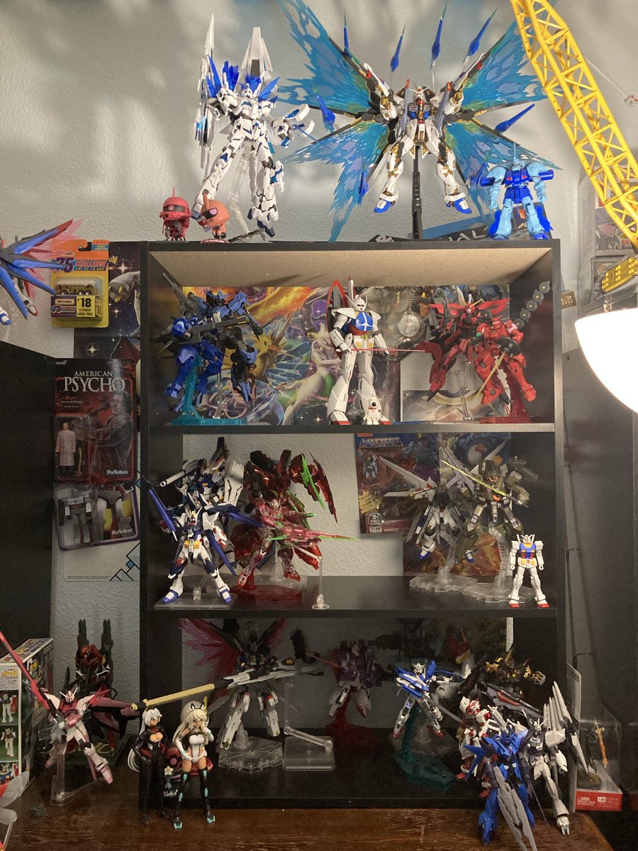 Gunplatime's tweet photo. I picked up a new shelf to add some more display space https://t.co/yAO66KU1i0