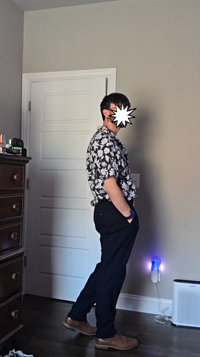 NezuVT's tweet photo. peep the flower shirt 🤩
#fitcheck #vtuberirl https://t.co/lqtOVj6UVd