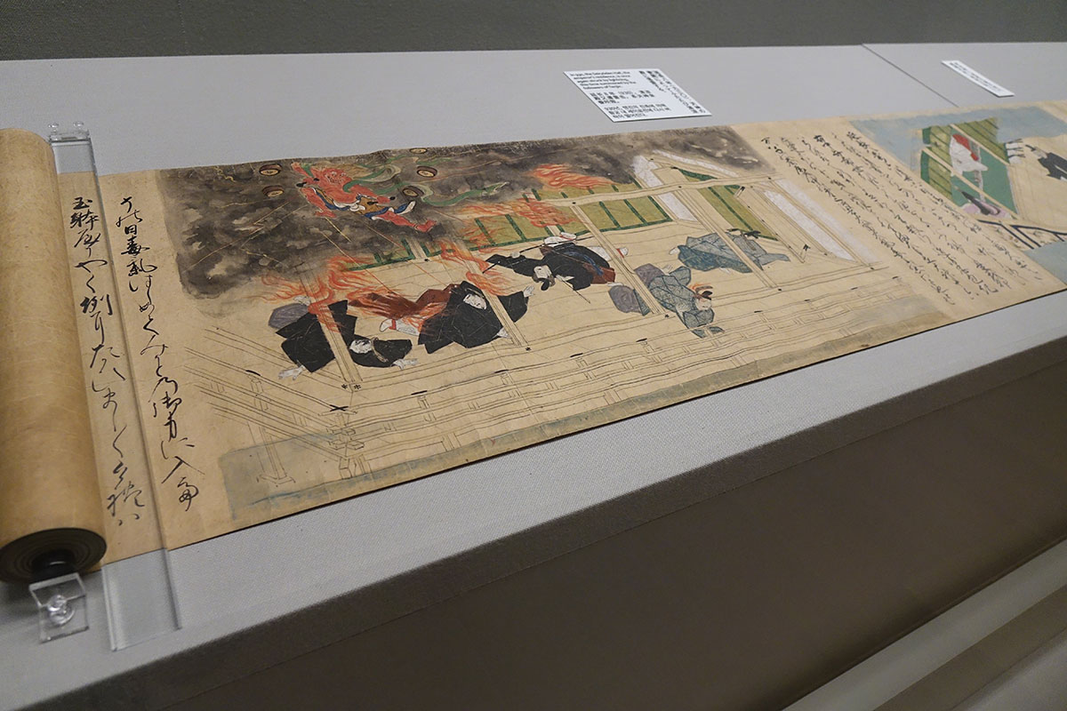 KyotoNatMuseum's tweet photo. ⚡大きな影響力⚡
「北野天神縁起絵巻」に登場する雷神の姿は、俵屋宗達の「風神雷神図屏風」に影響を与えたとも言われます。#北野天神展

＜展示中＞
光信本より　①清涼殿落雷 ②清涼殿霹靂
↑
↓
＜展示していません＞
名品紹介「風神雷神図屏風」
https://t.co/Y3nE0f52oy https://t.co/QIfOEuV6Li