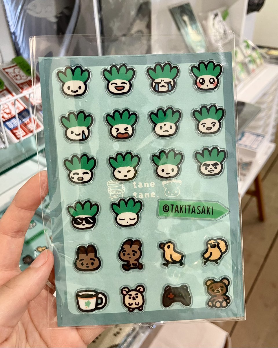 ondo_creative's tweet photo. 【GALLERY｜@ondo_creative ／東京】
⁡
＼✅いよいよあと3日です✅／
タキタサキ 個展『ひとはちぐらし』
5.29(金)-6.7(日) ※ 最終日17:00まで
@ ondo gallery (東京・清澄白河)
⁡
キャラクター作家・タキタサキさんの個展開催中です。本日も12時オープン。
本展では、愛らしいキャラクターたちが植木鉢の中で思い思いに過ごす「ひとはち」シリーズを中心に、森の中での不思議な出会いを描いたプリント作品なども展示。

会期1週目で売り切れ・品薄になっていたグッズも再入荷しております。
会期はいよいよあと3日。ぜひお楽しみください。

詳細→https://t.co/QFawpFM59w