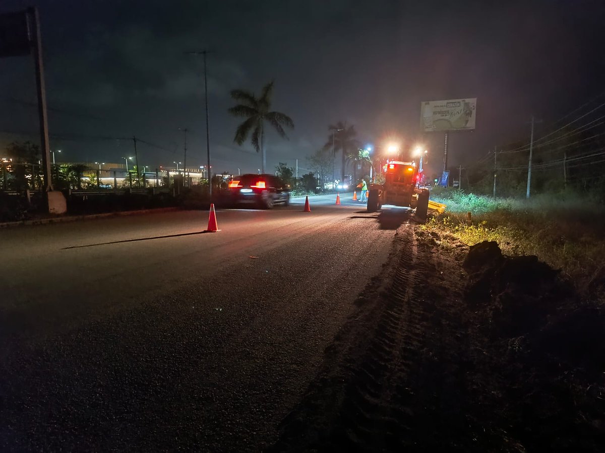 SICTQuintanaRoo's tweet photo. COMUNICADO Q.ROO: 006 
FECHA: 04/06/2026
MODERNIZA SICT MÁS DE 990 KILÓMETROS DE CARRETERAS FEDERALES EN QUINTANA ROO

Se realizan trabajos de conservación y reconstrucción en más de 990 kilómetros de la red carretera federal libre de peaje del estado https://t.co/MVPWWZMXoq