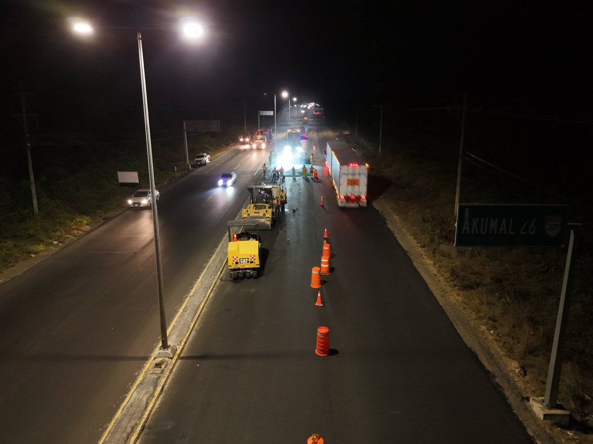 SICTQuintanaRoo's tweet photo. COMUNICADO Q.ROO: 006 
FECHA: 04/06/2026
MODERNIZA SICT MÁS DE 990 KILÓMETROS DE CARRETERAS FEDERALES EN QUINTANA ROO

Se realizan trabajos de conservación y reconstrucción en más de 990 kilómetros de la red carretera federal libre de peaje del estado https://t.co/MVPWWZMXoq