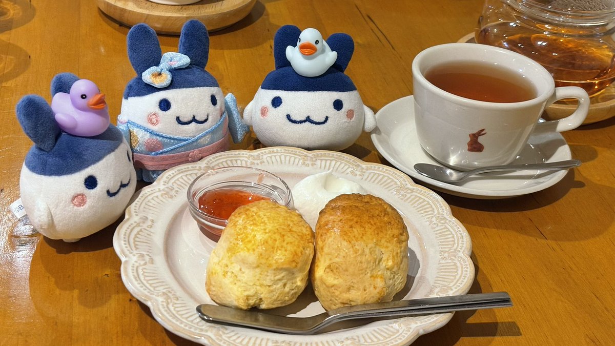 _33tchi's tweet photo. なんと一週間に4回スコーンを食べた https://t.co/PNtI4KC6OG