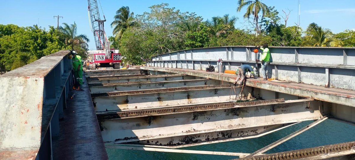 SICTQuintanaRoo's tweet photo. Las acciones benefician a más de 2 millones de habitantes y fortalecen la conectividad, movilidad y seguridad vial https://t.co/jfcquNaq9U
