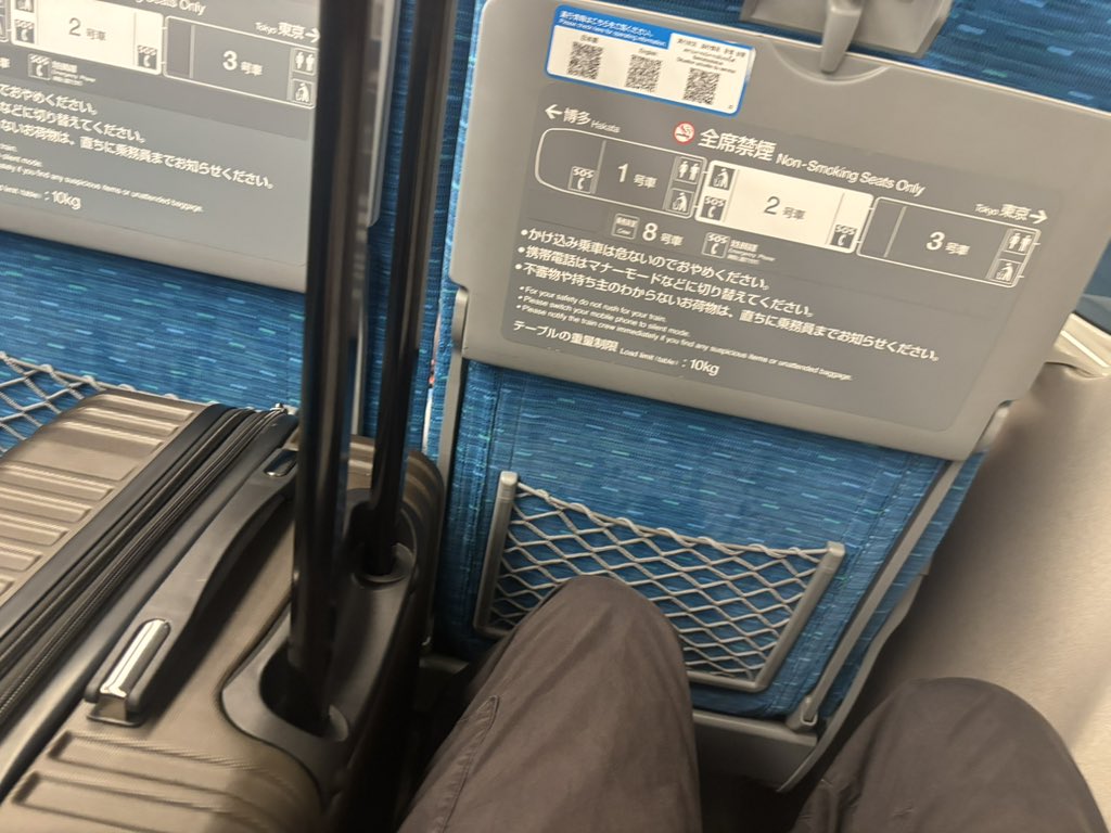 GLAY120831's tweet photo. 👋 https://t.co/EcyDw45wAk