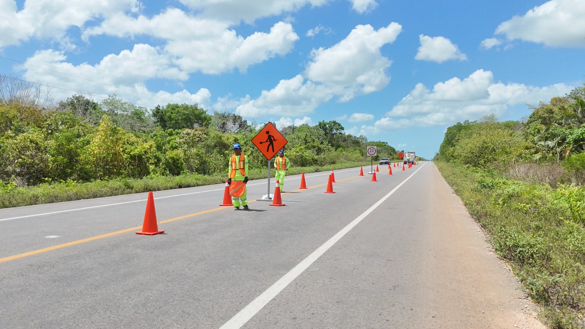 SICTQuintanaRoo's tweet photo. ● Se atienden tramos estratégicos de las carreteras federales 180, 184, 186, 293, 295 y 307 https://t.co/n0yEZte4po