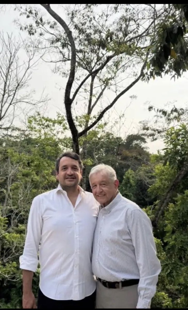 TinaUrguso's tweet photo. @LillyTellez Lela, no te escribió a ti, no te preguntó a ti, no le interesa lo que digas tú ni nadie de la derecha.

¿Porqué están tan alborotados, enloquecidos, fuera de sí, temerosos, temblorosos?😆
No le tengan miedo a una carta, TENGAN MIEDO CUANDO MI PRESIDENTE AMLO INTERRUMPA SU RETIRO. https://t.co/3uXrVSU0ac