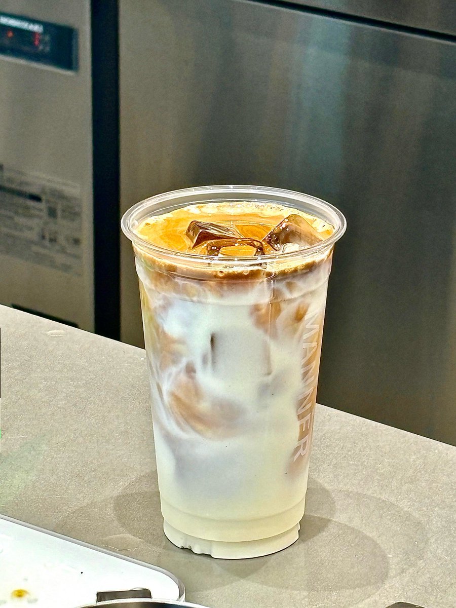ur_ga91790's tweet photo. New recipe alert! Whip up a 5-minute iced matcha latte at home: brew matcha powder, add oat milk u0026 a dash of vanilla syrup. Creamy, caffeinated, way better than takeout! https://t.co/vgO9fbMJkd