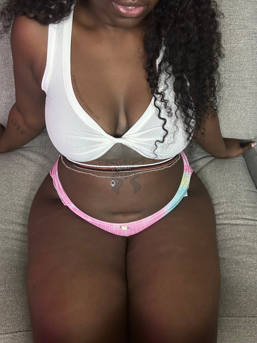 simpforsade's tweet photo. I taste just as good as I look 🍭 https://t.co/kLnLeeXYm4