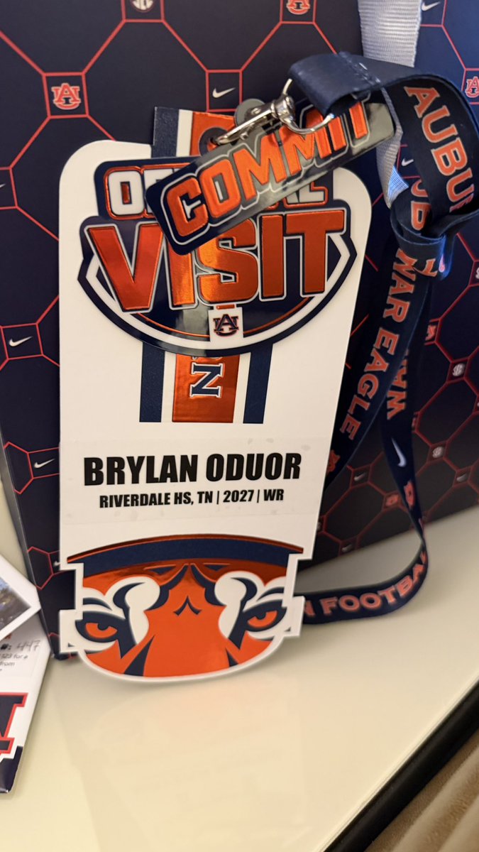 BrylanOduorr's tweet photo. WE HOME!!! 🏡 #WDE 🦅🦅 https://t.co/7kuD2oKk2g
