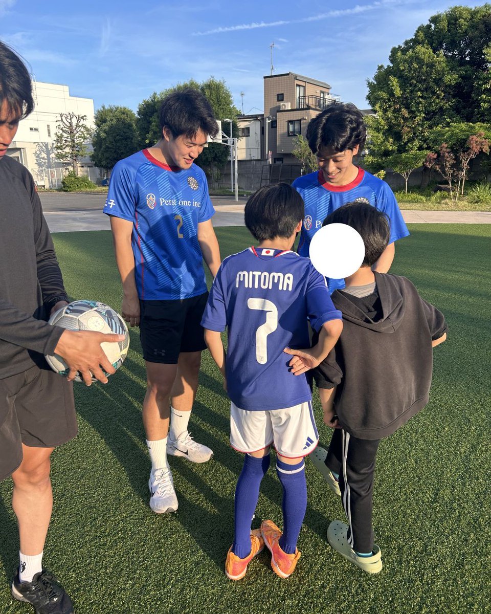 Perst_one's tweet photo. 先日、児童養護施設「星美ホーム」さんでサッカー教室を開催しました⚽
子どもたちの全力の笑顔に、私たちの方がたくさん元気をもらいました🙌
ご協力いただいた皆さま、ありがとうございました！

#ESG #社会貢献 #サッカー教室 https://t.co/JRyT3qnwxp