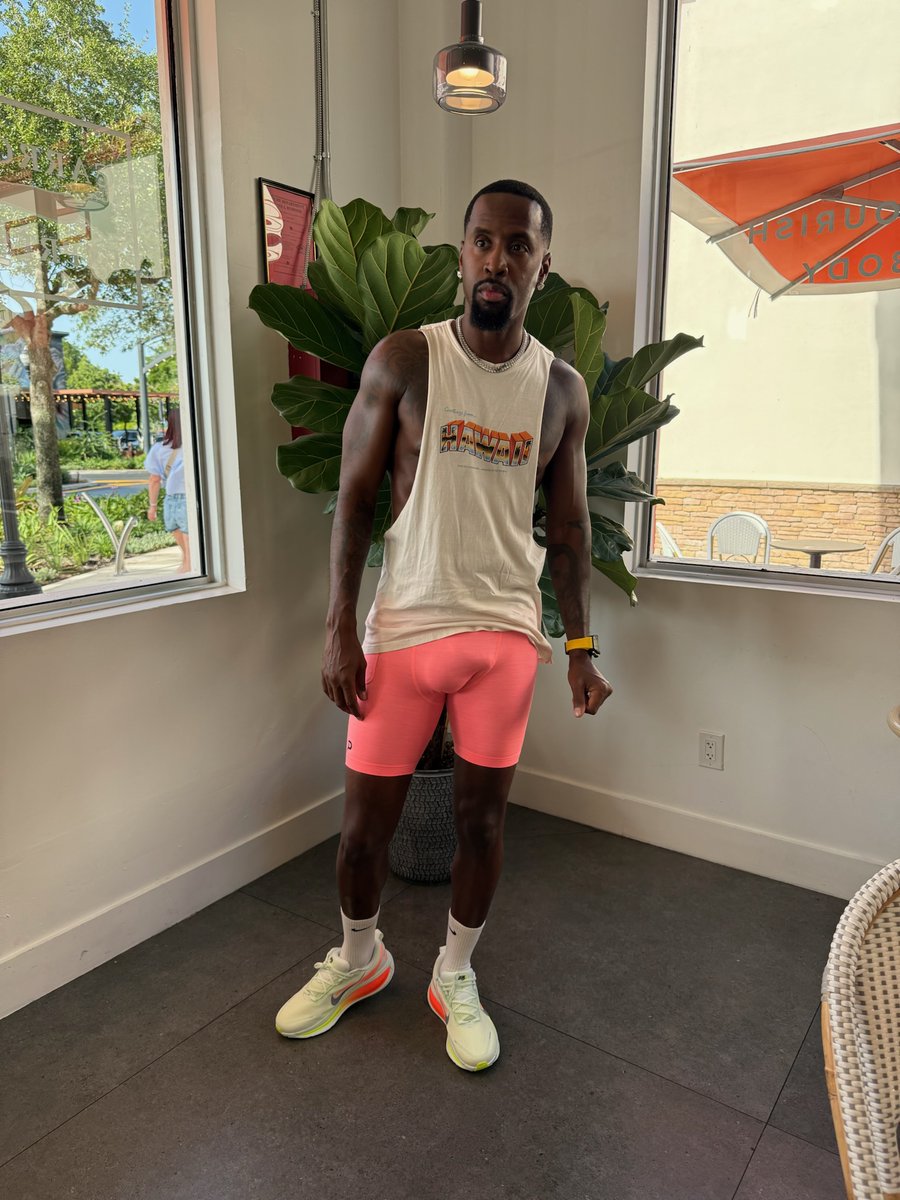 IAMSAFAREE's tweet photo. tired asl 🥱 🥱 https://t.co/MsNr4kI1An