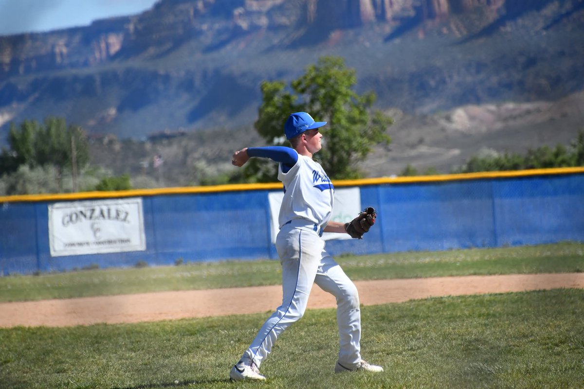 maximusgraff7's tweet photo. 05/06/26 Freshman vs GJ
Pitcher | SS
#classof2029 #baseballrecruiting #RHP #middleinfielder https://t.co/4WNx6Slaxd