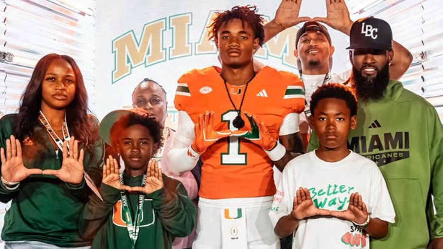 EJHollandOn3's tweet photo. Donte Wright Sr., father of five-star CB commit @DonteWright_11, goes in-depth on their official visit, why Miami was the right fit and much more. 

"I feel like it’s a match made in heaven"

The family will be back on campus in two weeks #GoCanes: https://t.co/fn2oOfYjeO https://t.co/XQKtMbGULT