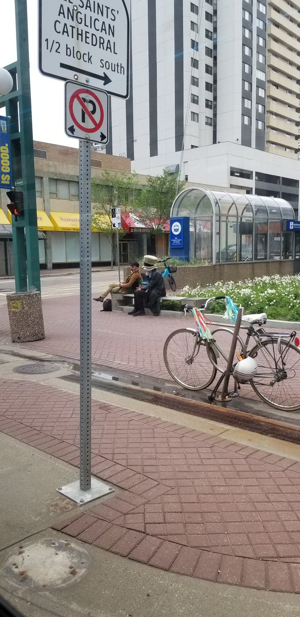 SCutwell's tweet photo. Mad Hatter sighted.
he has his hat back
 and has got rid of the big spider https://t.co/xhmbWqMtsC