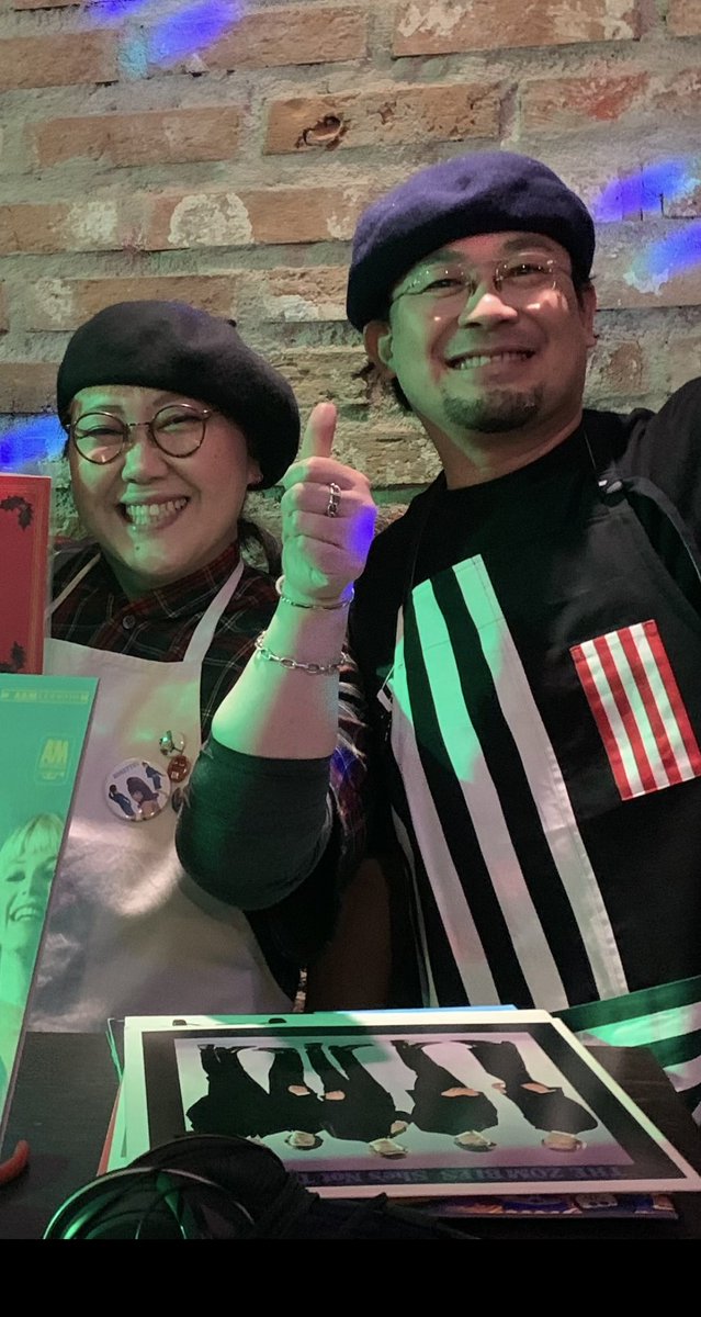 mashiromegumi's tweet photo. 来週は神戸へ

似たような格好した気の合う2人で参ります〜
わたしはサンドイッチと揚げ物担当、ご予約お待ちしています🙏
DJ
♪RUMI (MOONLIGHT CABARET) 
♪O.K.D. ( It’s Finking Time )
よろしくお願いします〜 https://t.co/r9mMeILSjw