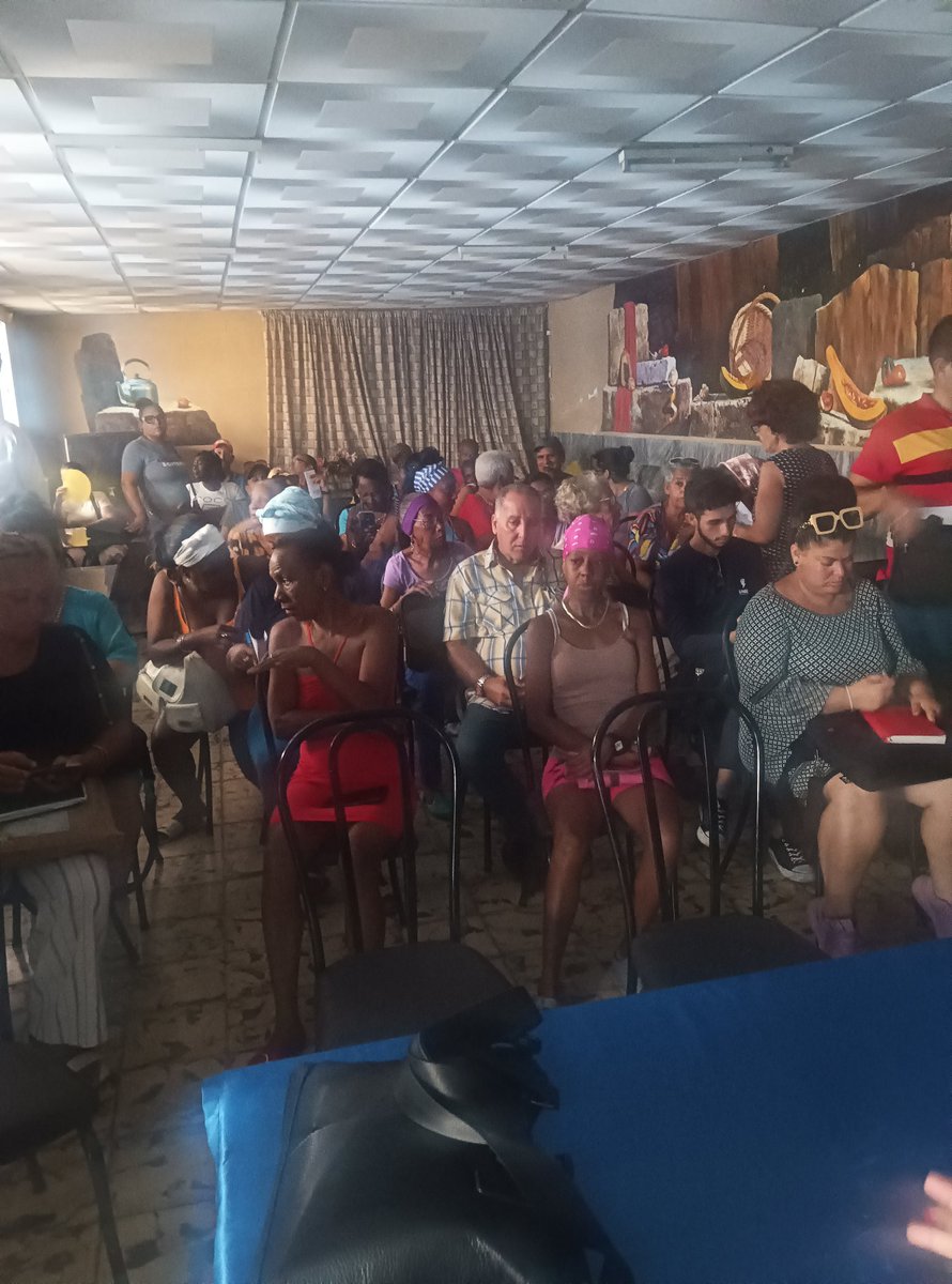 Ernesto_ChavezC's tweet photo. El consejo de defensa municipal encabezado por su presidenta preparan el día de defensa en la zona 03 de la marina @mariofsabines @CaridadPoey @gpppmatanzas @EmconsMatanzas #matancerosEnVictoria https://t.co/XQyzr6the2
