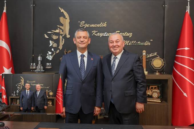 NextPusula's tweet photo. Cemal Enginyurt:  

🔹"Tarihin doğru tarafında duranlara selam olsun." https://t.co/dY1RBiBRHI