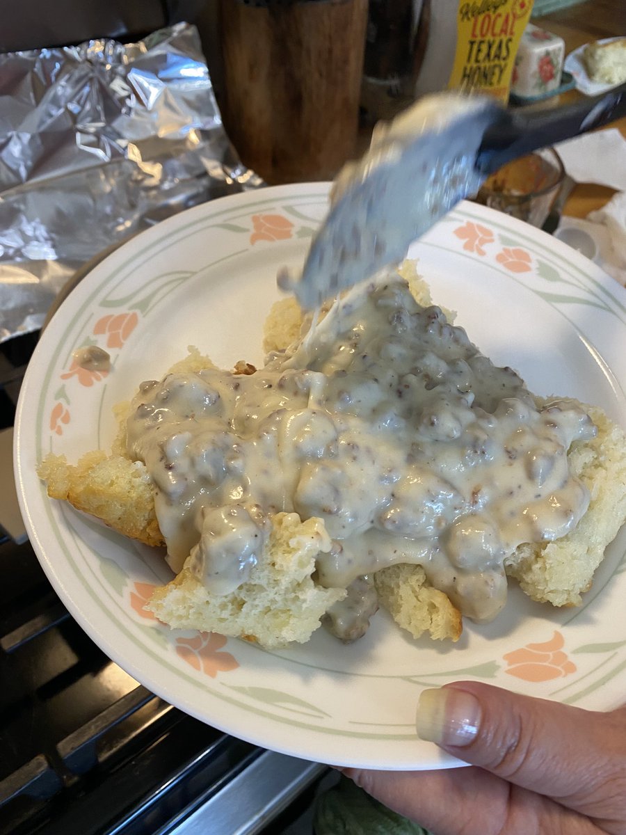 KevinObie1's tweet photo. My wife @AngObie1 made butter swim buttermilk biscuits and sausage gravy for dinner tonight.
The name tells you everything you need to know.
Yes, it was amazing.
So delicious.
You're welcome. 😋❤️ https://t.co/wZZnoP9KQ0