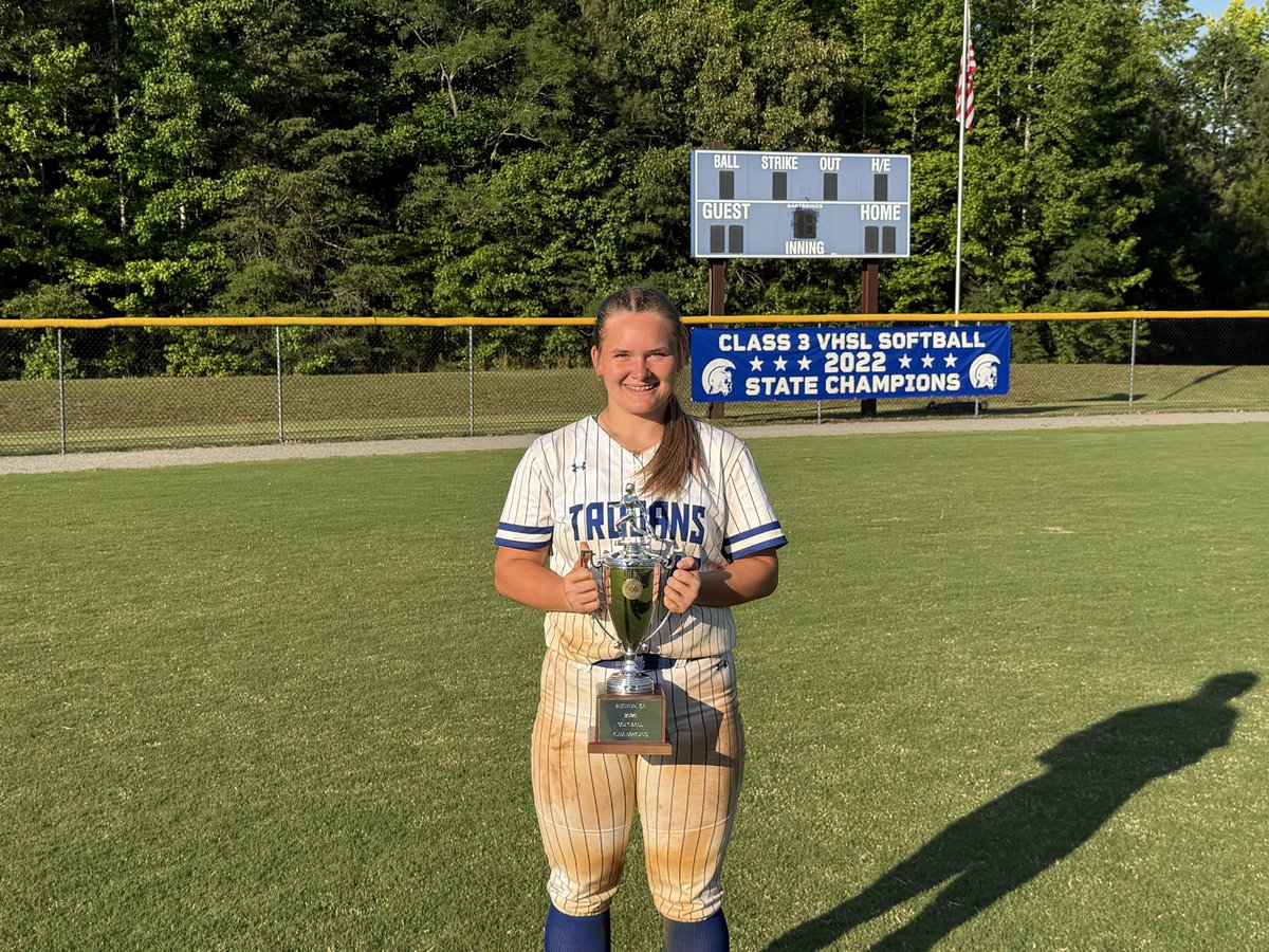riley_waldron19's tweet photo. We did it!! Regional 3a Champs!! https://t.co/4QwgQDL8Xg