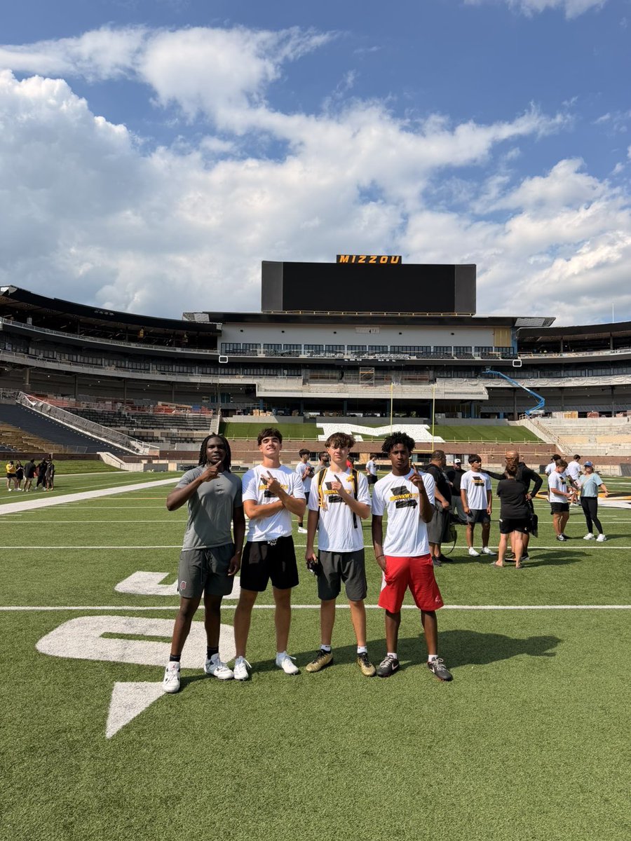 kellforbes11's tweet photo. Great day at the ZOU. Won all of my reps and dominated my competition. Thank you for the invite @CoachTwe @ClintBrown45 .

@CoachCrossLSN @Coach_ELee @JPRockMO @jeremycrabtree @CoachTwe @CoachDNic @AllenTrieu @ClintBrown45 @brettkulka @coreybatoon https://t.co/iW8RegxIAi