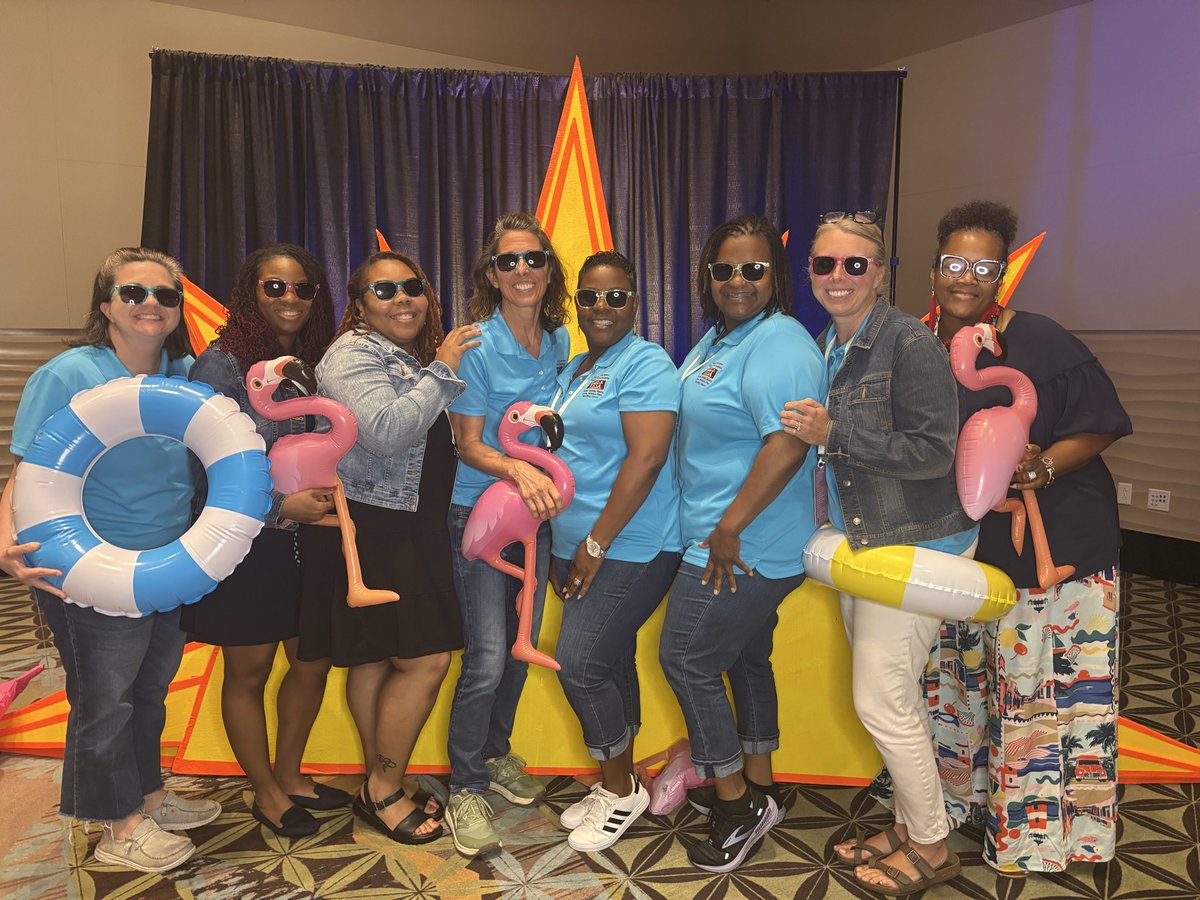 LiteracyenMasse's tweet photo. When GRESA Specialists flock together, great things happen. 🦩✨ Shine On Conference energy is in full swing! #GRESA #learnOn #LiteracyMatters #GrowththatSticks https://t.co/fAv9IQStTO