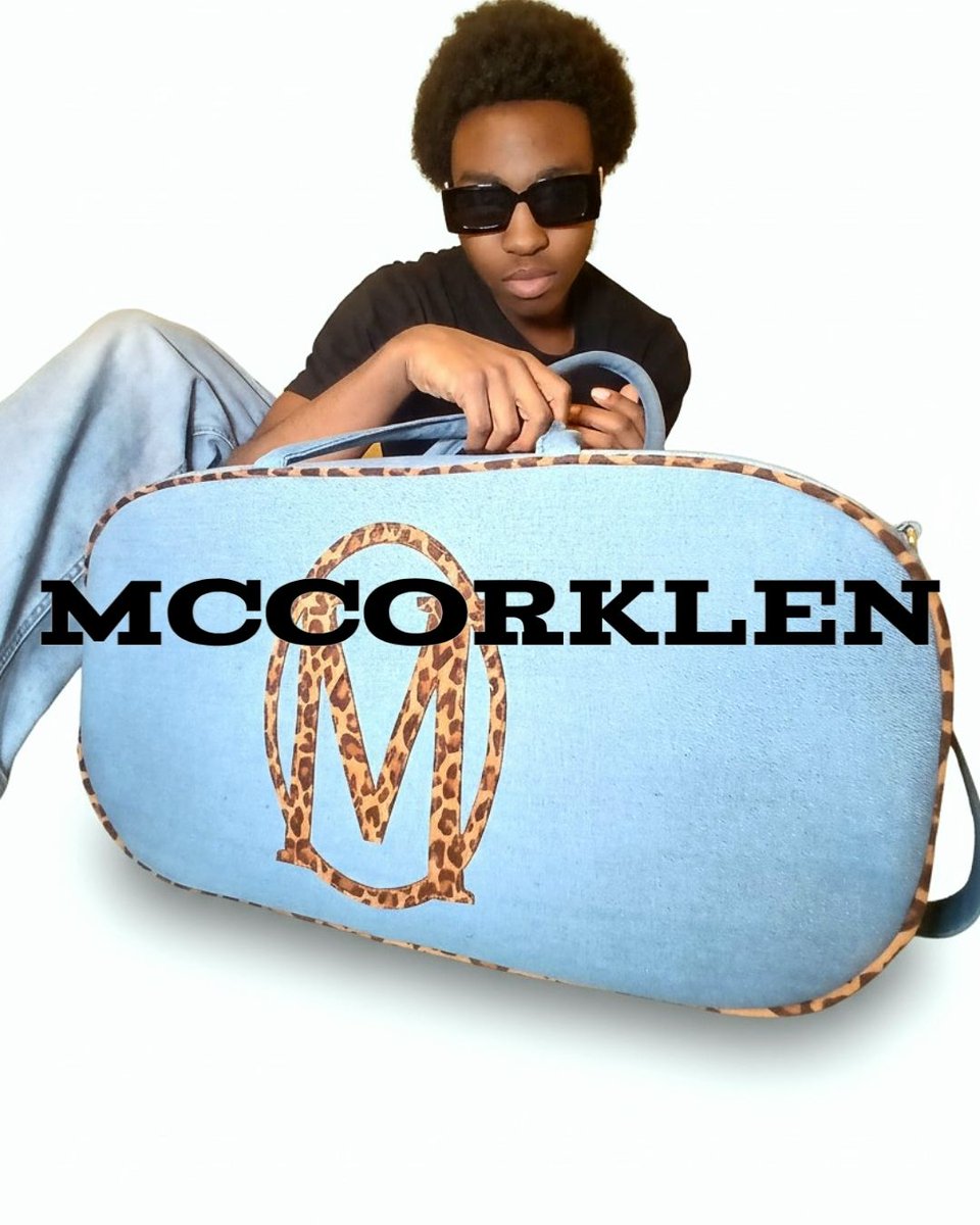 McCorklen_'s tweet photo. This is a Pill Bag, how big? 20 inches, reliable? Yes, Inside pocket? Yes, Affordable? Yes.

This handbag will love you back. https://t.co/VF2sK0J7rw 

#handbags #designerhandbag #purses #mccorklen https://t.co/w7cX0nObJI
