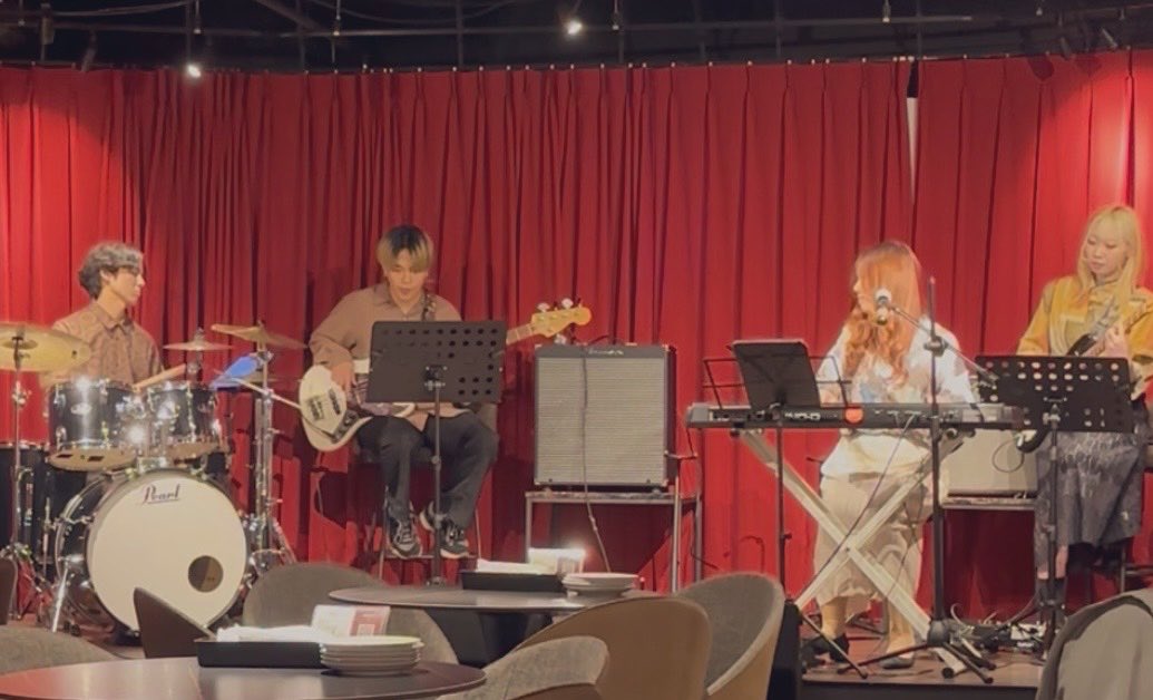 keyaica's tweet photo. おはよ〜🌺
今夜は池袋No.8 co.で演奏です！
20:00ごろから2ステージの予定。

お食事代のみで生演奏楽しめますので
お近くの方はぜひ〜

📍cafe &amp; bal No.8 co.
050-5592-4946
東京都豊島区西池袋1-15-9 第一西池ビル B2F
https://t.co/zs7csBT4y9 https://t.co/OKxqqOJxUl
