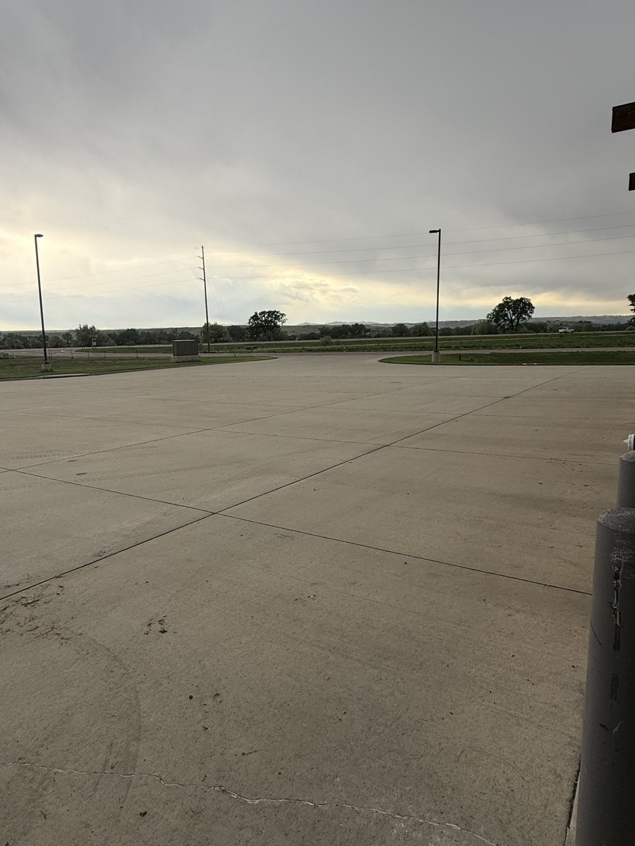 jbuss79's tweet photo. Zero rain in Rapid Valley. None. 
#sdwx https://t.co/2VJu8DxiXE