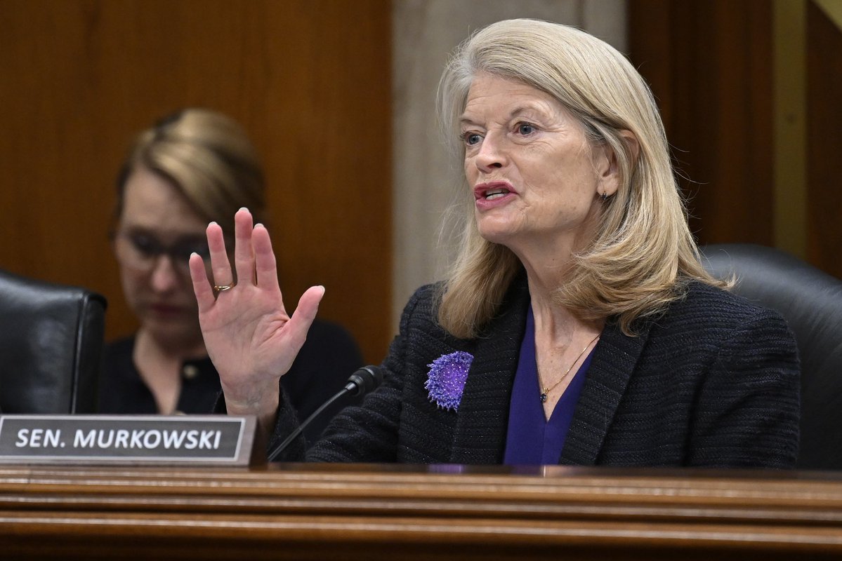 officer_Lew's tweet photo. JUST IN🚨: Four Senate Republicans sided with Democrats to defeat the SAVE America Act AGAIN.

-Sen. Lisa Murkowski (R-AK)
-Mitch McConnell (R-KY)
-Susan Collins (R-ME)
-Thom Tillis (R-NC) 

joined every Democrat in voting it down. Another loss for election integrity. 🇺🇸 https://t.co/RZIHZ984kW