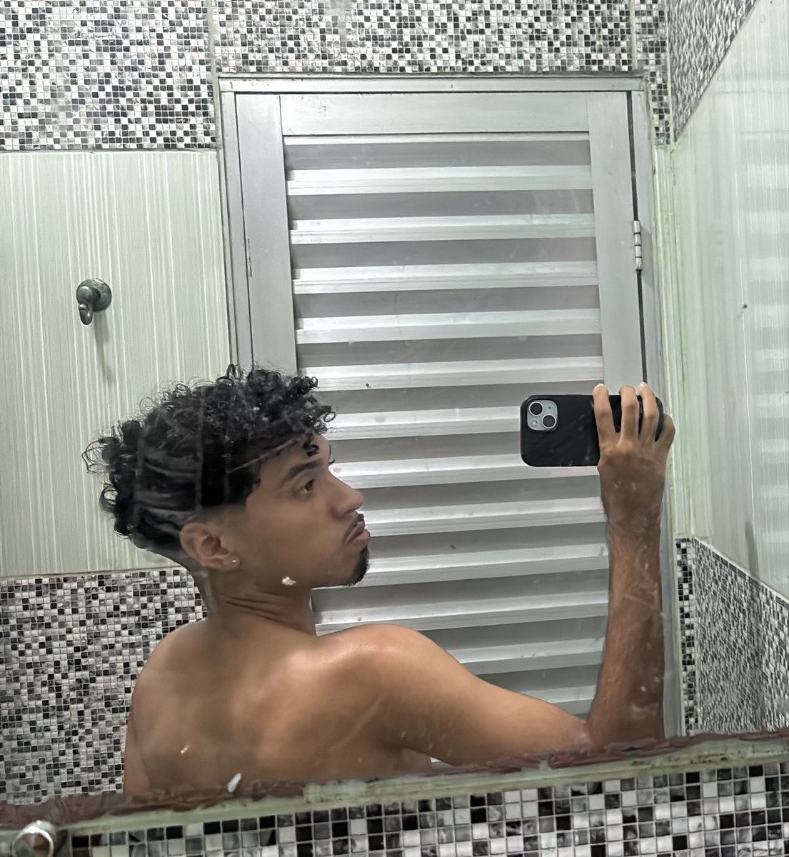 dodoezyy's tweet photo. cortei o cabelo https://t.co/Bte9V1vpuE