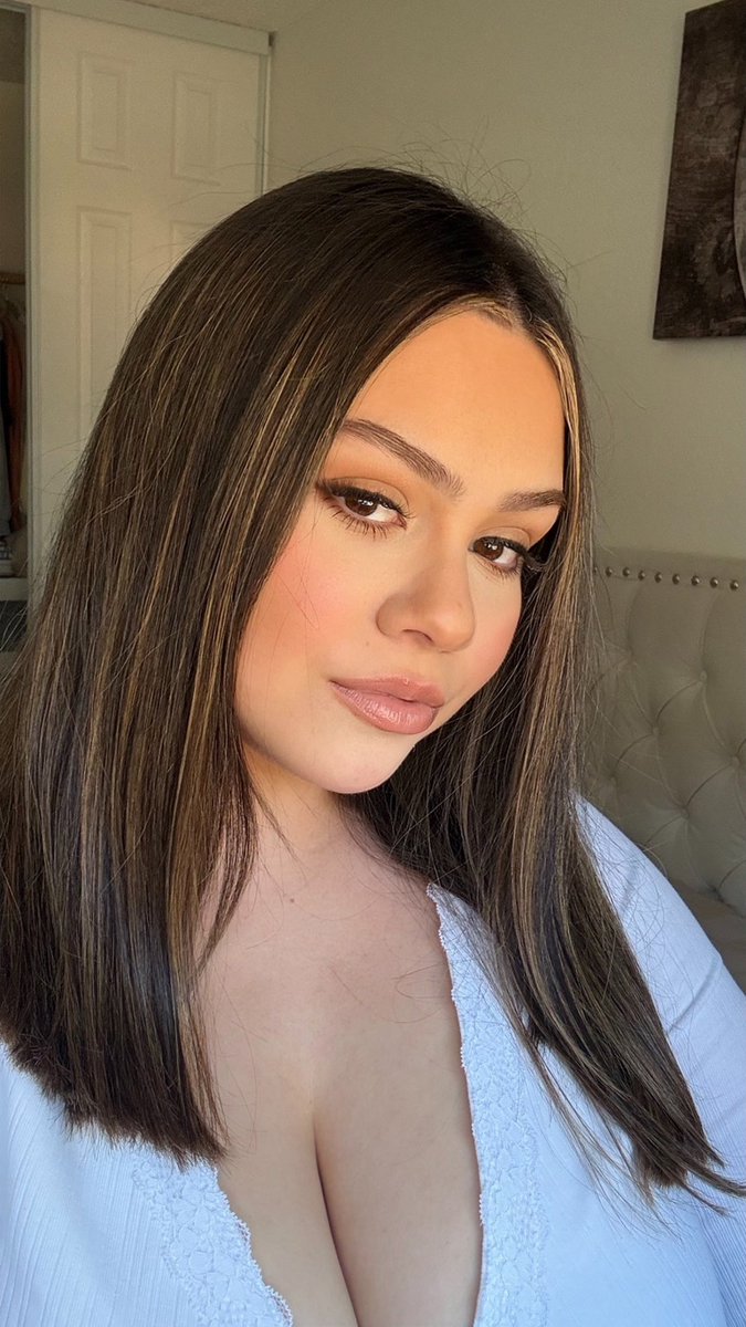 celineriches's tweet photo. Out your league. But at least I’m in your wallet 💳

findom https://t.co/9fepRVqRFJ