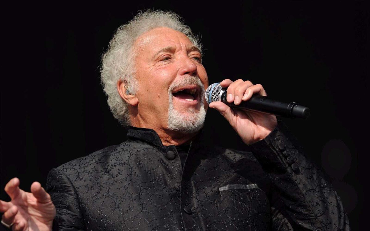 DavidPraDino's tweet photo. #aDayLikeToday by #EraDinosaurio
1940 Hoy es cumple de un actor y cantante famoso por su poderosa voz y sus más de 100 millones de discos vendidos a nivel mundial
Felices 86 al tigre de Gales Tom Jones, al rato le daremos trato preferencial al más puro estilo del Dinosaurio https://t.co/ocgM6lG4s7
