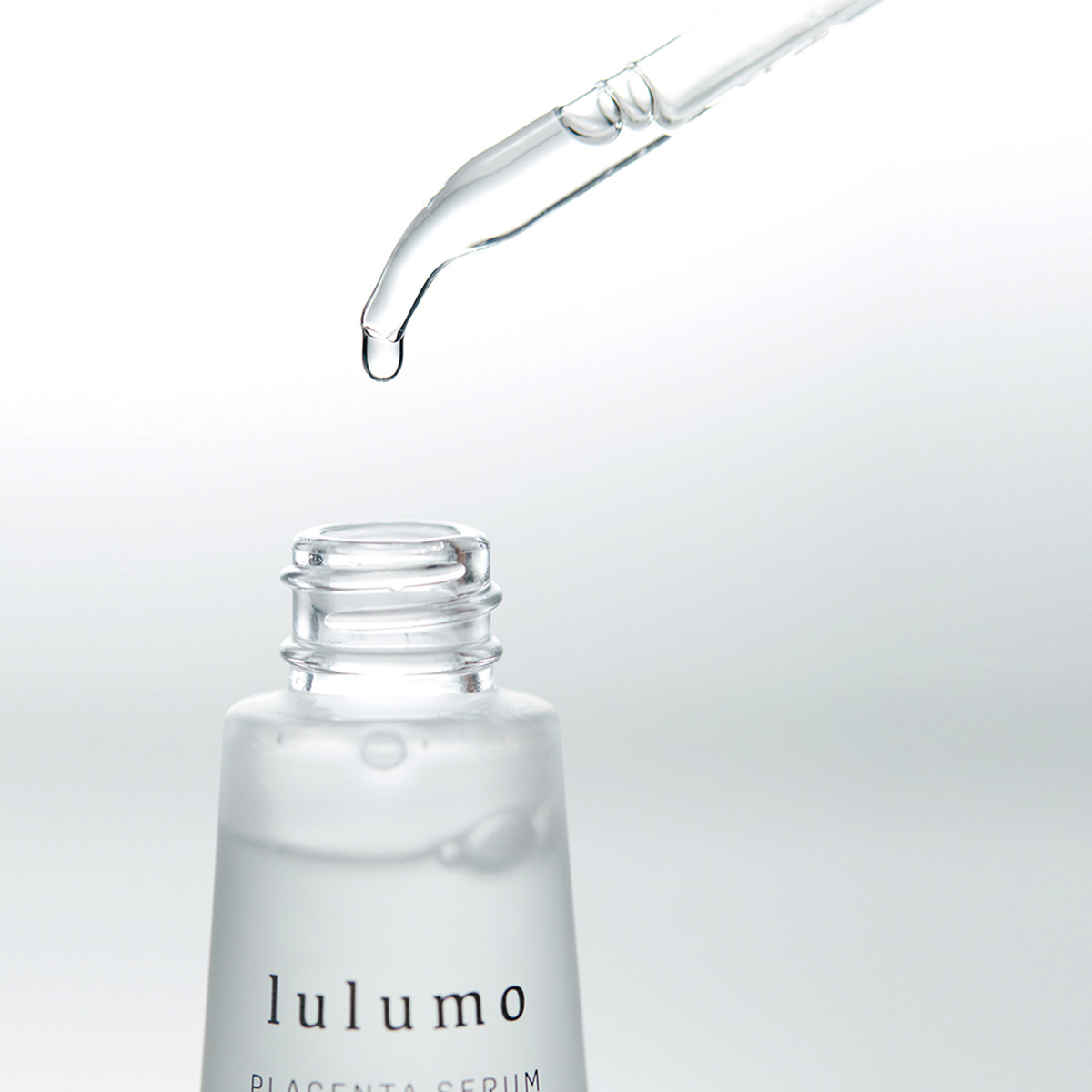 official_lulumo's tweet photo. 「なんだか肌がゆらぐ」
そんなときに、プラセンタという選択を。

lulumoのプラセンタ美容液は、
肌にやさしくなじみ、うるおいをサポート。

毎日のケアに、少しのプラスを🫧

詳しくはこちらでご紹介しています🕊️
https://t.co/6ahsYPItAz

#lulumo #プラセンタ美容液 #敏感肌ケア #乾燥肌ケア #スキンケア習慣 #無添加コスメ